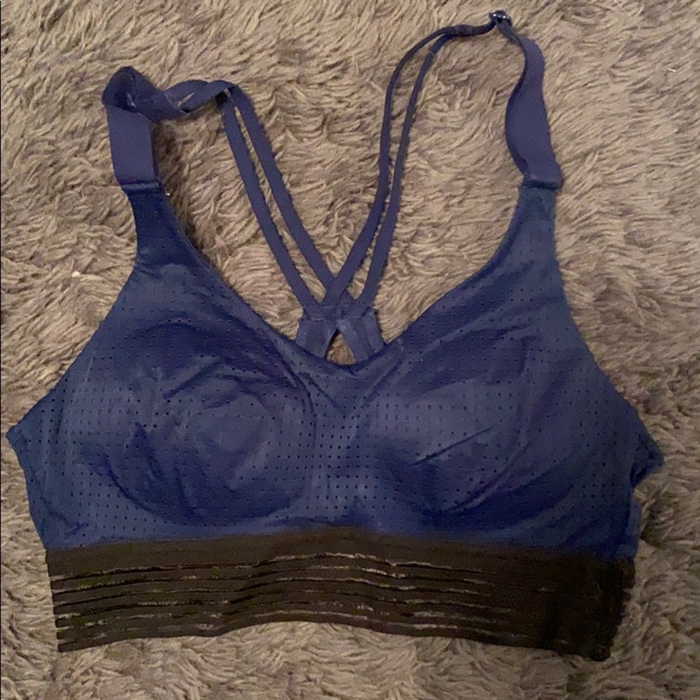 Victoria Sport sports bra